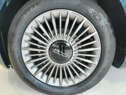 Photo 13 Fiat 500  e 118ch Icône