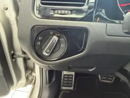 Photo 14 Volkswagen Golf Gén. VII Ph2 Connect 5