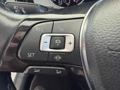 Photo 12 Volkswagen Golf Gén. VII Ph2 Connect 5