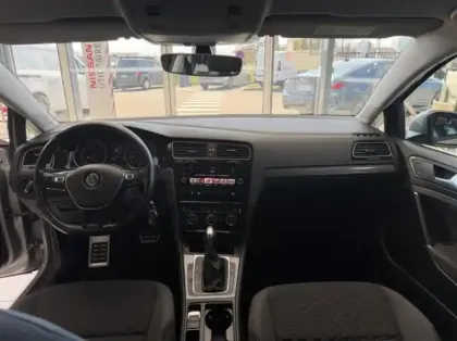 Photo 9 Volkswagen Golf Gén. VII Ph2 Connect 5