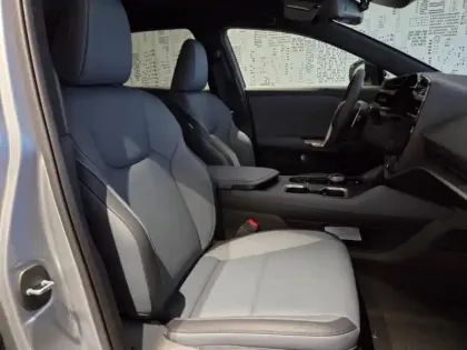 Photo 12 Lexus RZ  350e Luxe MC26