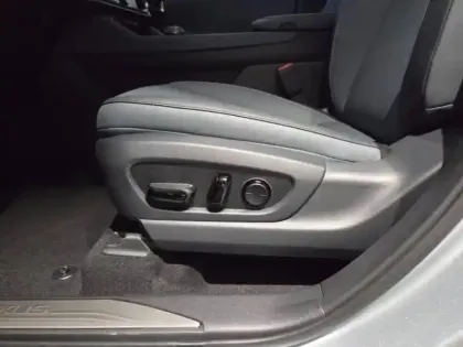 Photo 11 Lexus RZ  350e Luxe MC26