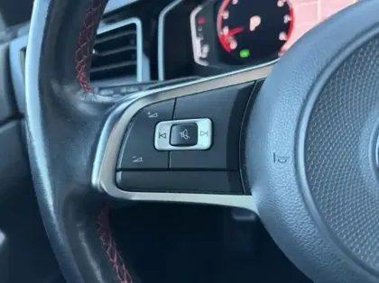 Photo 10 Volkswagen Polo Gén. VI Ph1 GTI 5