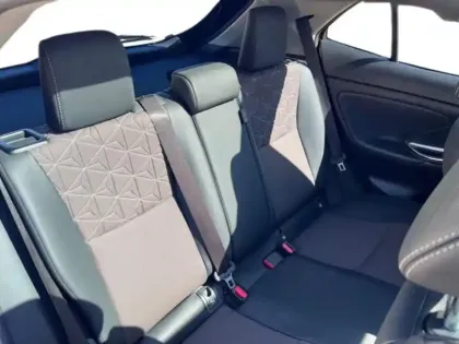 Photo 8 Toyota Yaris  Cross 116h Collection MY22