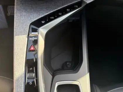 Photo 12 Peugeot 3008  1.2 Hybrid 145ch Allure Business e-DCS6