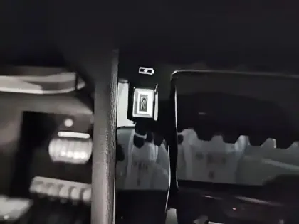 Photo 12 Peugeot 208  1.2 Hybrid 110ch Allure e-DCS6