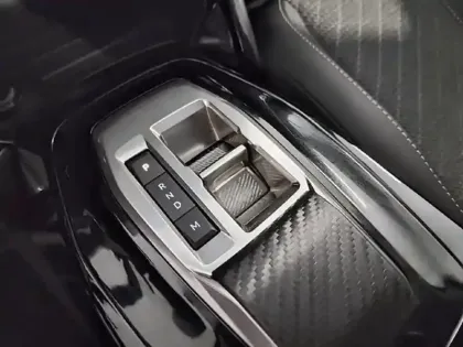 Photo 10 Peugeot 208  1.2 Hybrid 110ch Allure e-DCS6