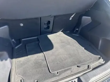 Photo 12 Toyota Yaris Gén. I Ph1 Design 5