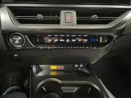 Photo 7 Lexus UX Gén. I Ph1 MC Le 5