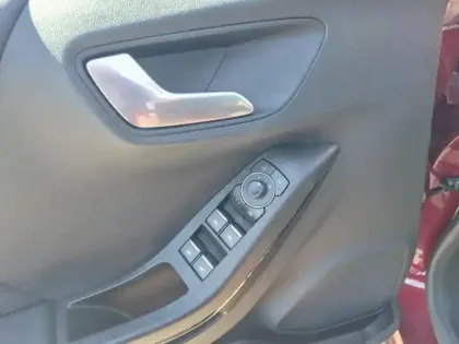 Photo 10 Ford Puma Gén. II Ph1 ST-Line X Vivid Ruby 5