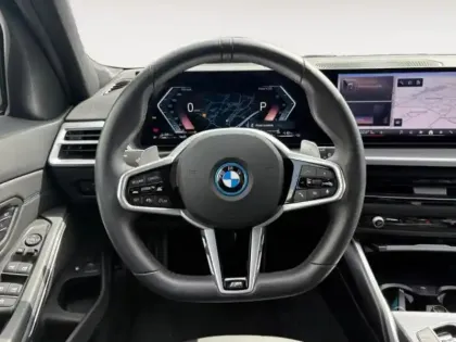 Photo 26 BMW Serie 3 Série 3 Touring 330eA 292ch M Sport