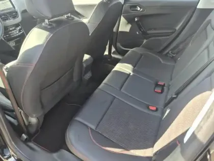 Photo 9 Peugeot 2008  1.6 BlueHDi 100ch GT Line