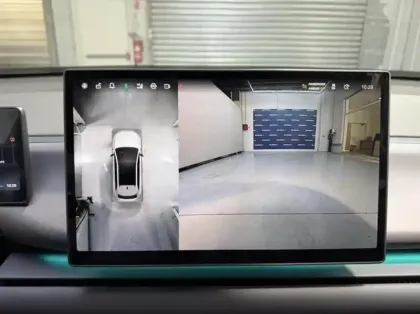 Photo 13 Leapmotor C10  REEV 215ch 28,4 kWh Design MY25