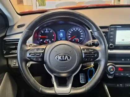 Photo 15 Kia Stonic  1.6 CRDi 115ch ISG Design Euro6d-T