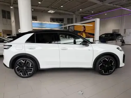 Photo 7 Volkswagen T-roc Gén. II Ph1 R-Line 5