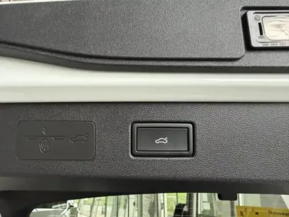 Photo 12 Volkswagen T-roc Gén. II Ph1 R-Line 5