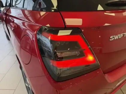 Photo 11 Suzuki Swift Gén. V Ph1 Pack 5