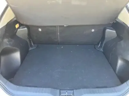 Photo 11 Toyota Yaris Gén. I Ph1 Dynamic 5