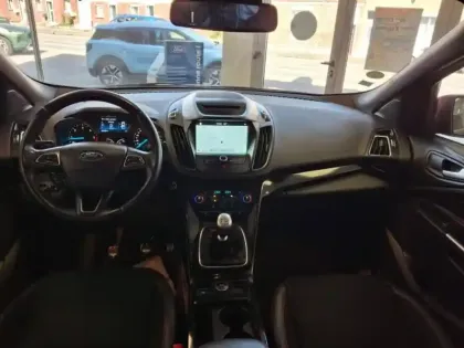 Photo 10 Ford Kuga  1.5 TDCi 120ch Stop&Start ST-Line 4x2 Euro6.2