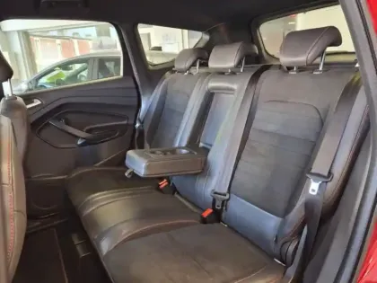 Photo 11 Ford Kuga  1.5 TDCi 120ch Stop&Start ST-Line 4x2 Euro6.2