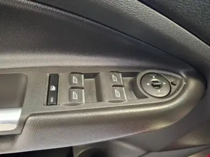 Photo 14 Ford Kuga  1.5 TDCi 120ch Stop&Start ST-Line 4x2 Euro6.2