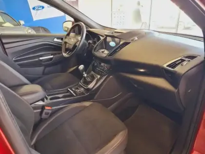 Photo 12 Ford Kuga  1.5 TDCi 120ch Stop&Start ST-Line 4x2 Euro6.2