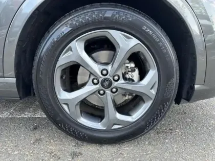 Photo 8 Ford Kuga  2.5 Duratec 180ch Hybrid FlexiFuel ST-Line Powershift