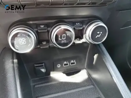 Photo 21 Renault Captur  E-Tech full hybrid 145