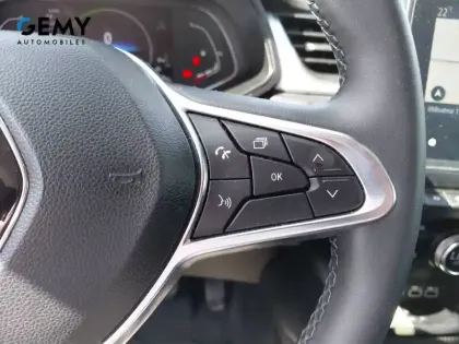 Photo 17 Renault Captur  E-Tech full hybrid 145