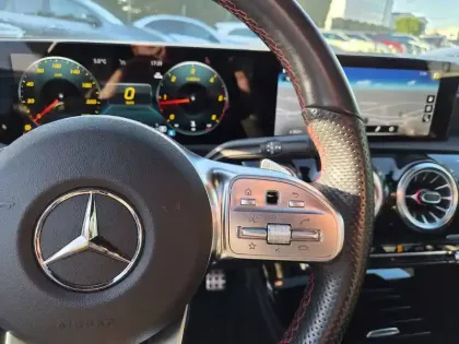 Photo 14 Mercedes Classe A Gén. IV (W177) Ph1 AMG Line 5