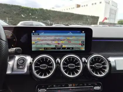 Photo 39 Mercedes GLB  200 d 8G-DCT