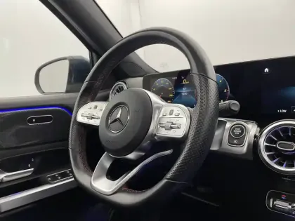 Photo 90 Mercedes GLB  200 d 8G-DCT