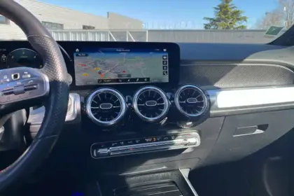 Photo 62 Mercedes GLB  200 d 8G-DCT