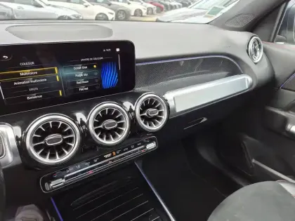 Photo 42 Mercedes GLB  200 d 8G-DCT