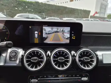 Photo 41 Mercedes GLB  200 d 8G-DCT