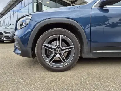 Photo 25 Mercedes GLB  200 d 8G-DCT