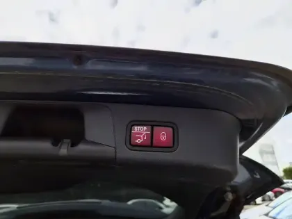 Photo 30 Mercedes GLB  200 d 8G-DCT