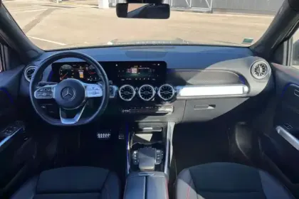 Photo 61 Mercedes GLB  200 d 8G-DCT