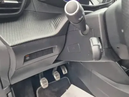 Photo 23 Peugeot 2008  PureTech 130 S&S BVM6