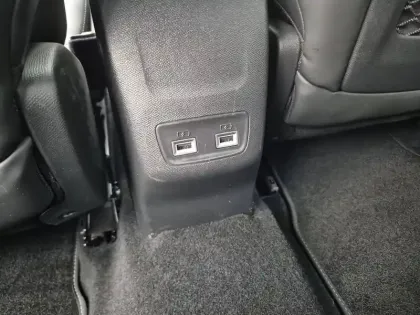 Photo 21 Peugeot 2008  PureTech 130 S&S BVM6