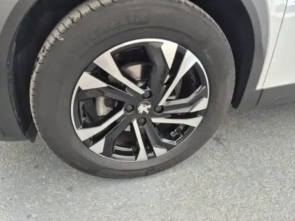 Photo 10 Peugeot 2008  PureTech 130 S&S BVM6