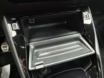 Photo 13 Peugeot 2008  PureTech 130 S&S BVM6