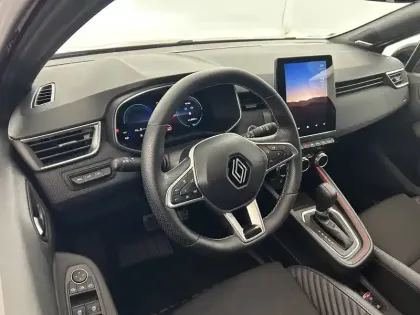 Photo 9 Renault Clio  E-Tech full hybrid 145