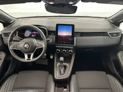 Photo 28 Renault Clio  E-Tech full hybrid 145