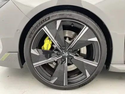 Photo 50 Peugeot 508  Hybrid4 360 e-EAT8 Peugeot Sport Engineered