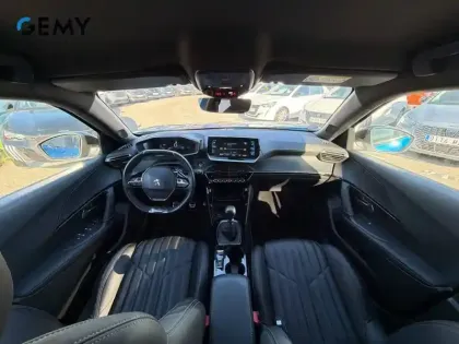 Photo 29 Peugeot 2008  PureTech 130 S&S BVM6