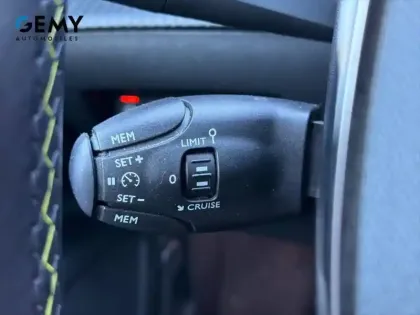 Photo 33 Peugeot 2008  PureTech 130 S&S BVM6