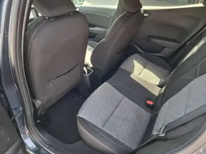 Photo 8 Renault Clio  E-Tech full hybrid 145