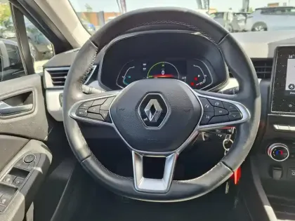 Photo 12 Renault Clio  E-Tech full hybrid 145