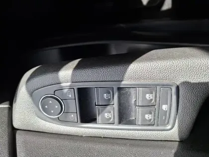 Photo 14 Renault Clio  E-Tech full hybrid 145